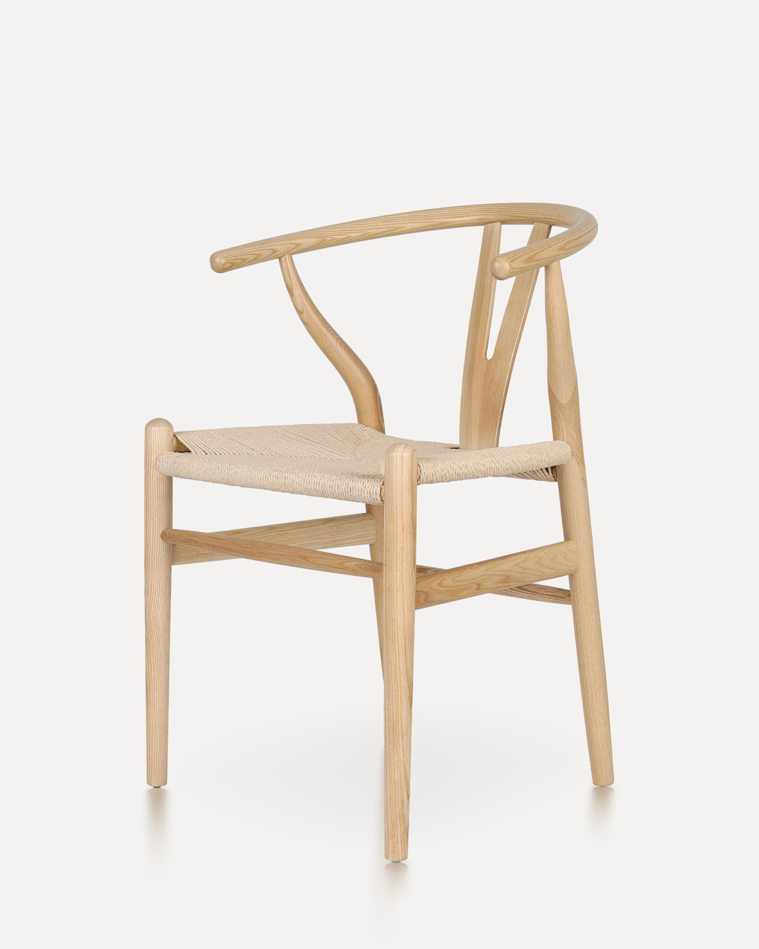 Cadeira de madeira de elegância atemporal