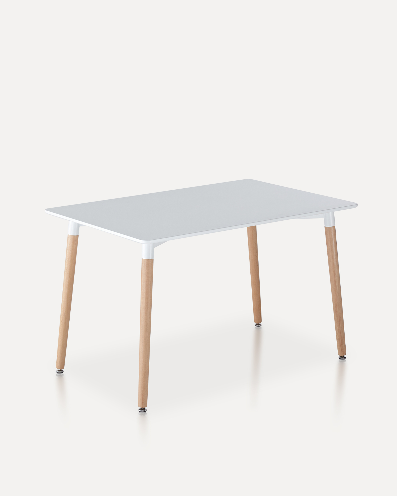 Mesa de jantar branca com pernas de madeira