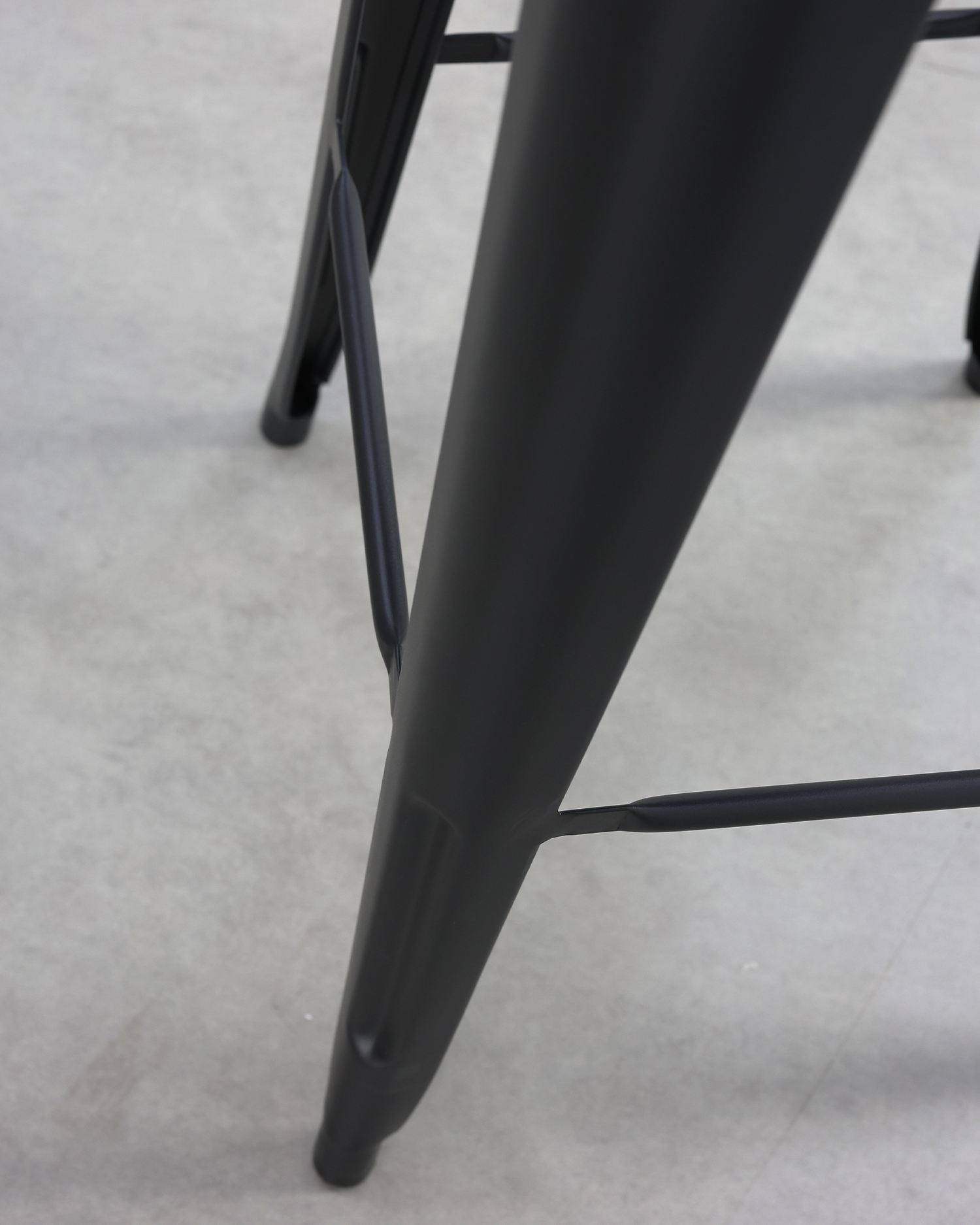 Cadeiras de design de refeições pretas retro Cadeiras de design de refeições pretas retro